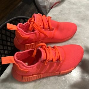 Neon, orange, red Adidas, NMD‘s 8 1/2